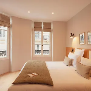 Otel Tinah Paris, Champs Elysees