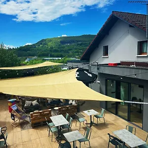 ptit-dej-hotel-annecy-nord.hotels-rhonealpes.com/